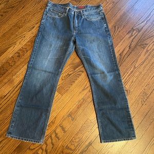 Men’s Like New Apt. 9 36x32 jeans. Straight fit! Nice jeans can dress up/down!